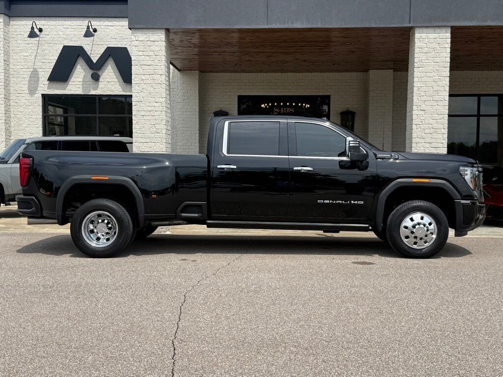 2024 GMC Sierra 3500HD Denali Ultimate   - Photo 13 - Martin, TN 38237