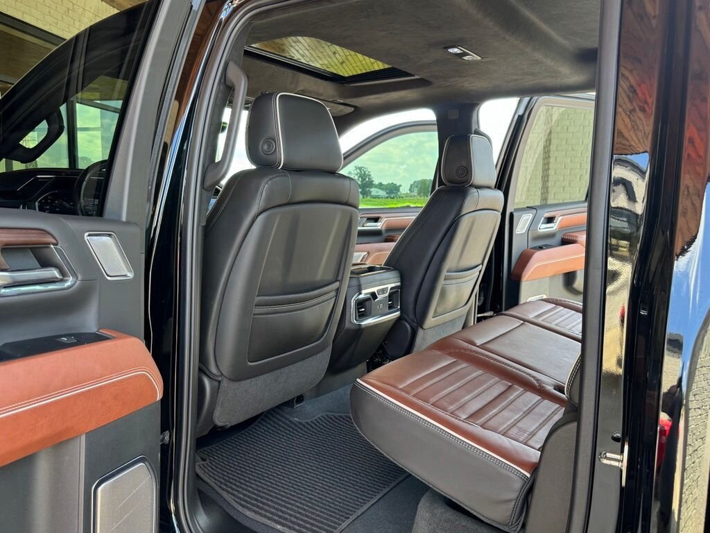 2024 GMC Sierra 3500HD Denali Ultimate   - Photo 37 - Martin, TN 38237