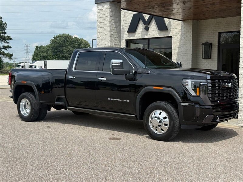 2024 GMC Sierra 4WD Crew Cab LB DRW Denali Ultimate's photo