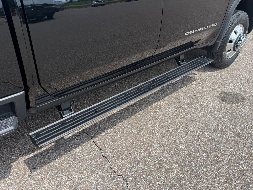 2024 GMC Sierra 3500HD Denali Ultimate   - Photo 18 - Martin, TN 38237
