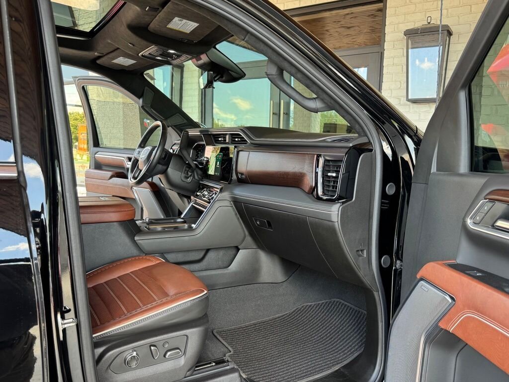 2024 GMC Sierra 3500HD Denali Ultimate   - Photo 43 - Martin, TN 38237