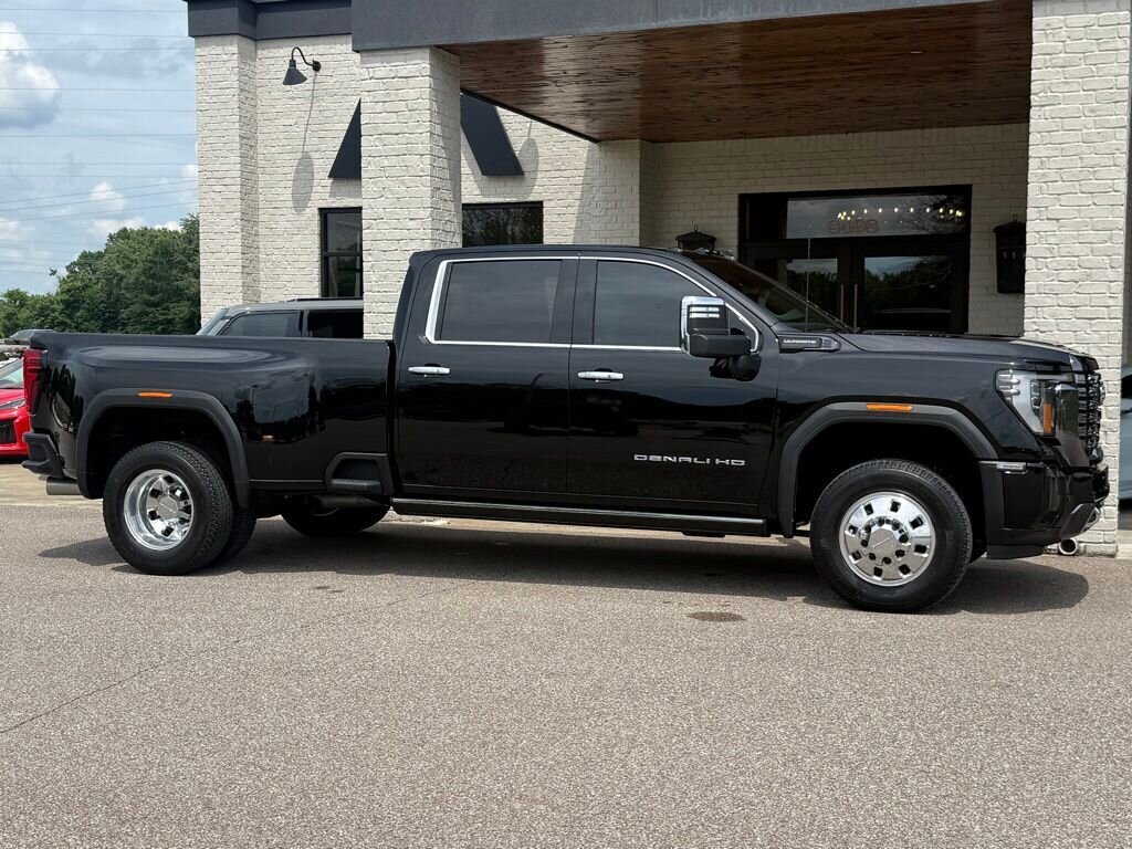 2024 GMC Sierra 3500HD Denali Ultimate   - Photo 12 - Martin, TN 38237