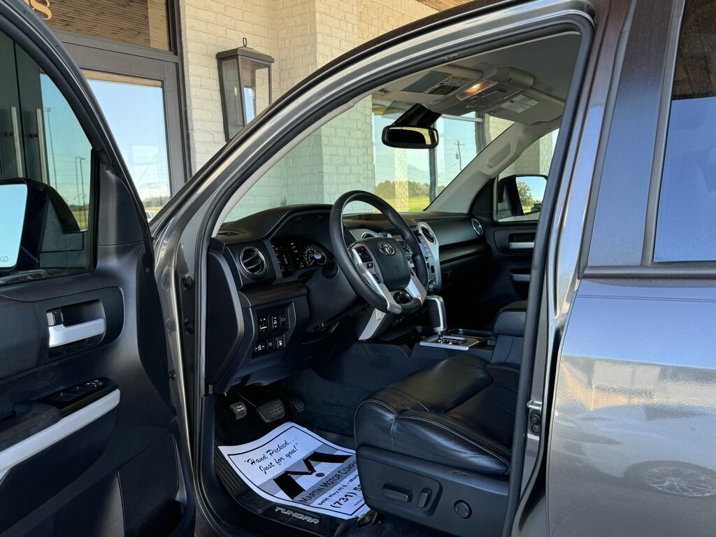 2020 Toyota Tundra SR5   - Photo 24 - Martin, TN 38237