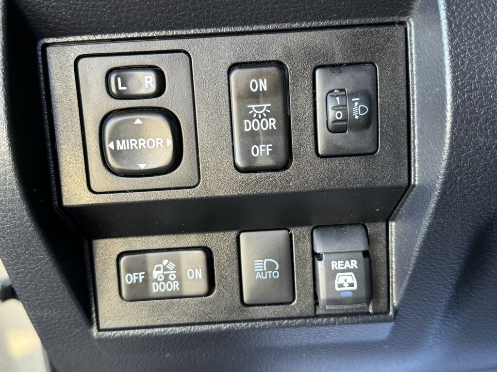 2020 Toyota Tundra SR5   - Photo 35 - Martin, TN 38237