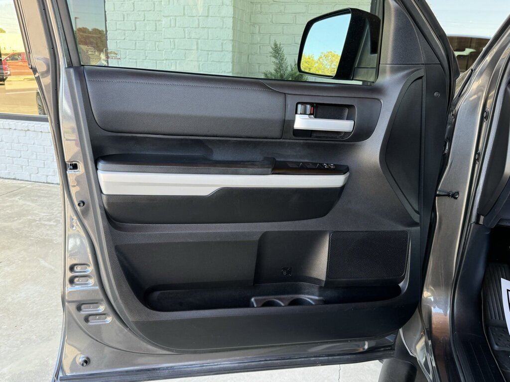 2020 Toyota Tundra SR5   - Photo 37 - Martin, TN 38237