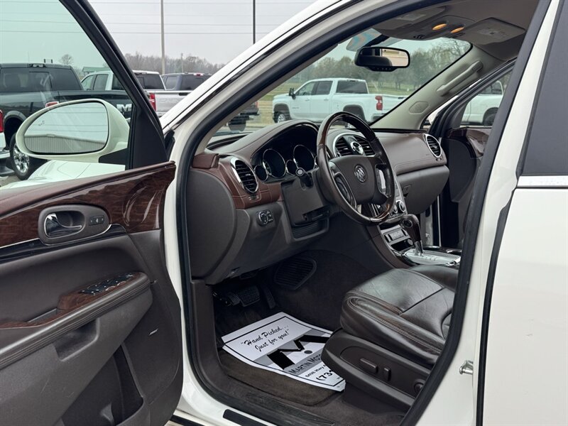 2014 Buick Enclave Leather Group - Photo 2 - Martin, TN 38237