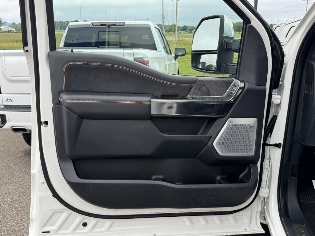 2024 Ford F-450 Super Duty Platinum DRW - Photo 37 - Martin, TN 38237