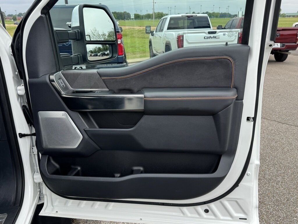 2024 Ford F-450 Super Duty Platinum DRW - Photo 46 - Martin, TN 38237