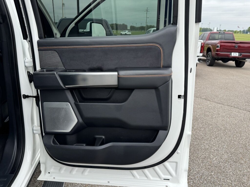 2024 Ford F-450 Super Duty Platinum DRW - Photo 43 - Martin, TN 38237