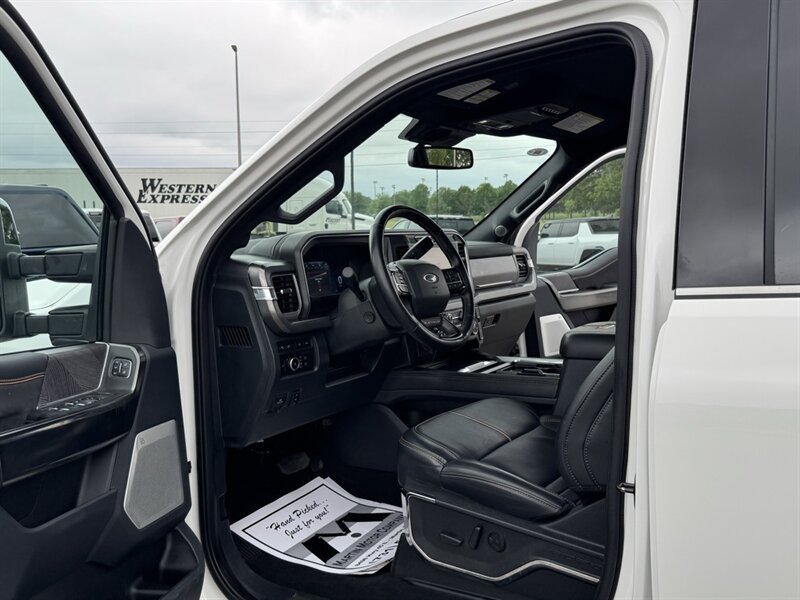 2024 Ford F-450 Super Duty Platinum DRW - Photo 2 - Martin, TN 38237