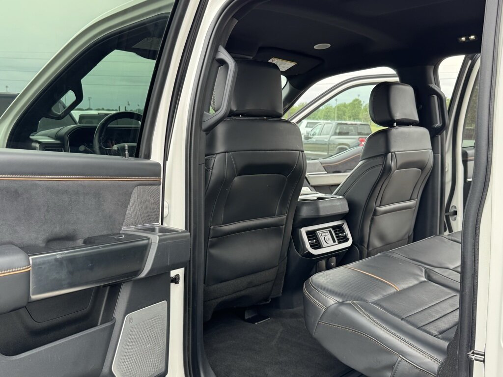 2024 Ford F-450 Super Duty Platinum DRW - Photo 38 - Martin, TN 38237