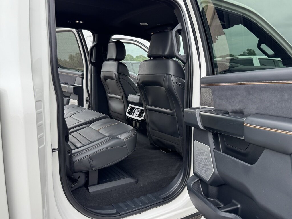 2024 Ford F-450 Super Duty Platinum DRW - Photo 41 - Martin, TN 38237