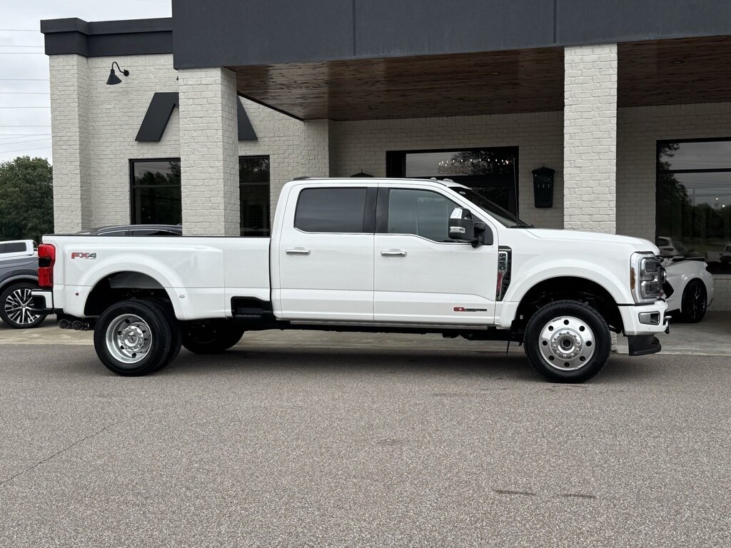 2024 Ford F-450 Super Duty Platinum DRW - Photo 18 - Martin, TN 38237