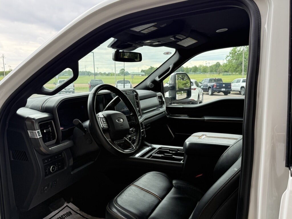 2024 Ford F-450 Super Duty Platinum DRW - Photo 48 - Martin, TN 38237