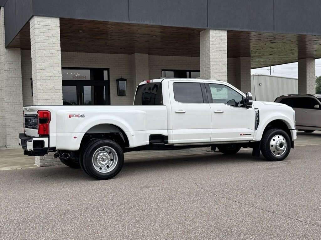 2024 Ford F-450 Super Duty Platinum DRW - Photo 15 - Martin, TN 38237