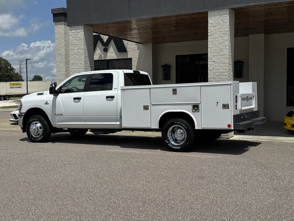 2024 RAM 3500 SLT - Photo 9 - Martin, TN 38237