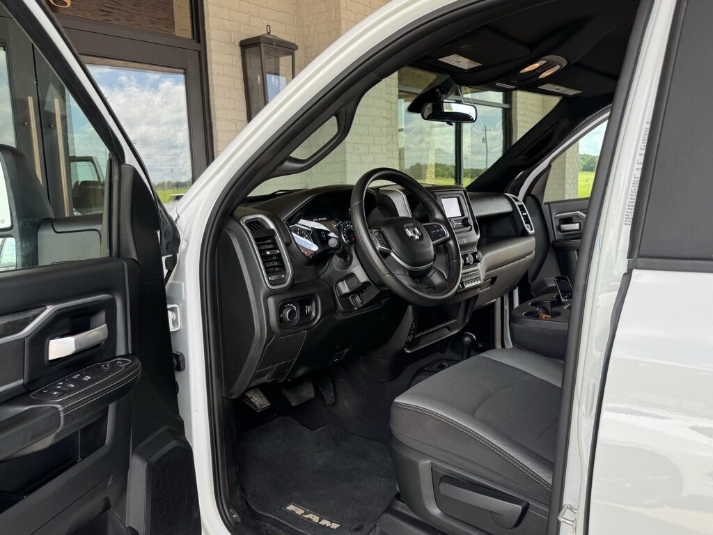 2024 RAM 3500 SLT - Photo 24 - Martin, TN 38237
