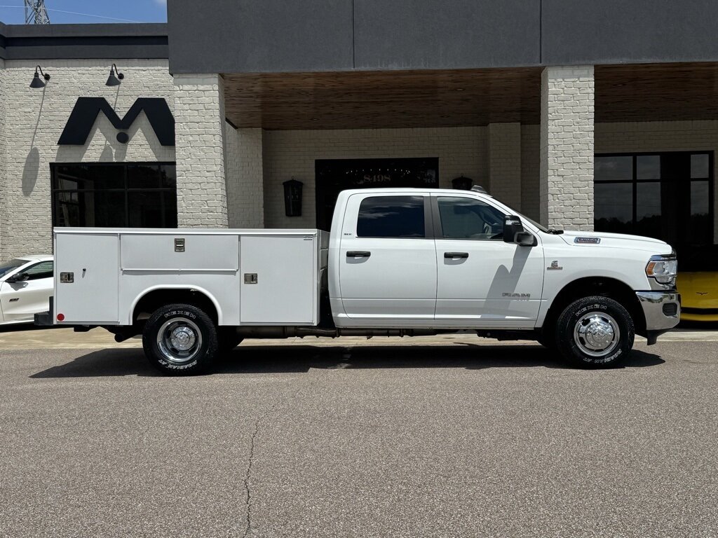 2024 RAM 3500 SLT - Photo 17 - Martin, TN 38237