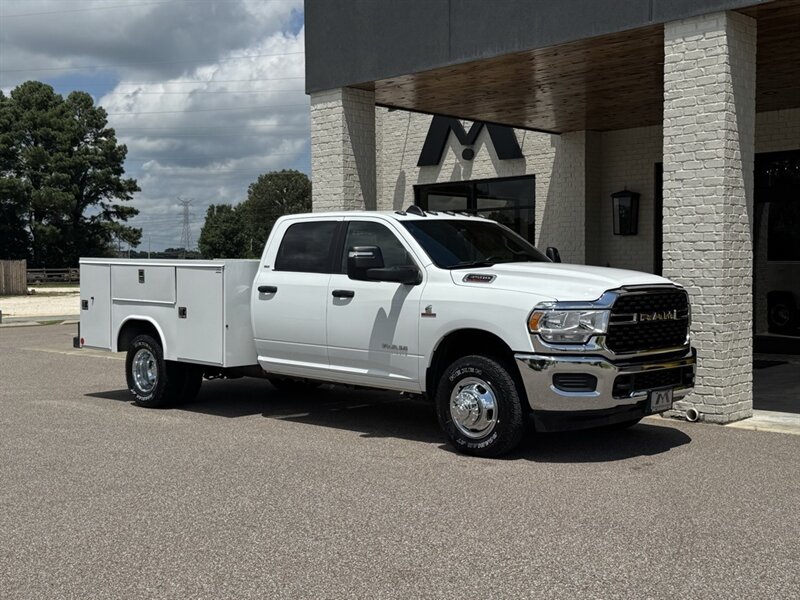 2024 RAM 3500 SLT - Photo 1 - Martin, TN 38237