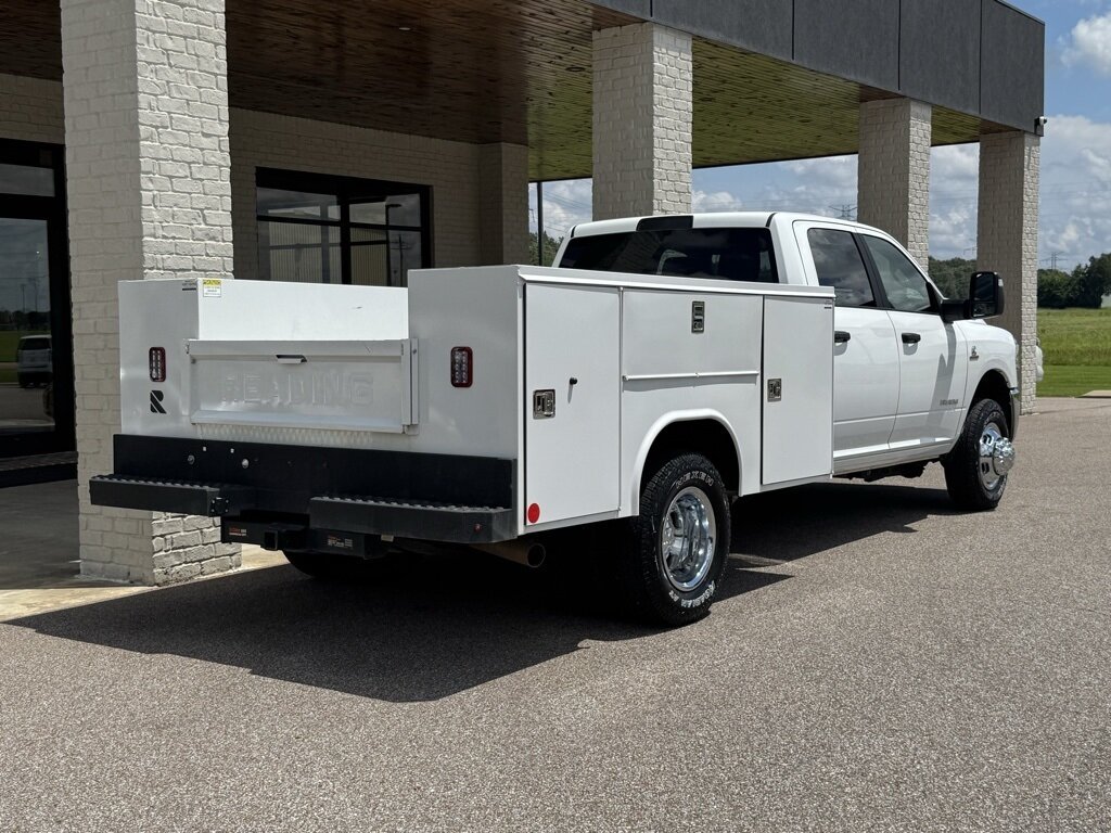 2024 RAM 3500 SLT - Photo 13 - Martin, TN 38237