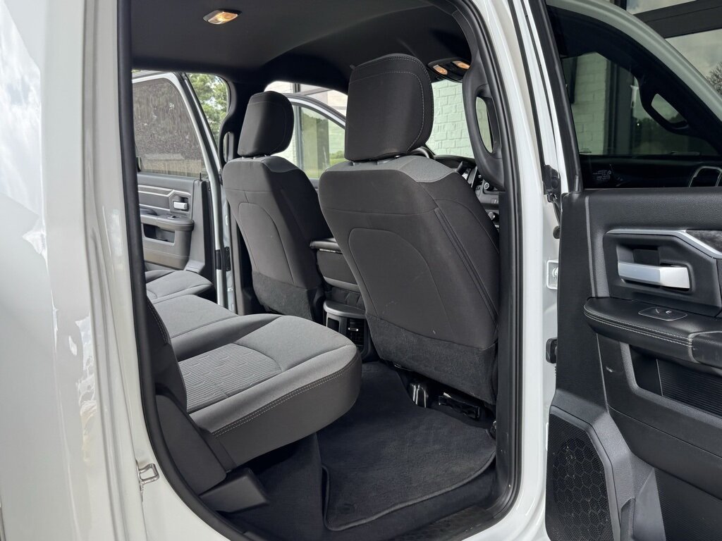 2024 RAM 3500 SLT - Photo 39 - Martin, TN 38237