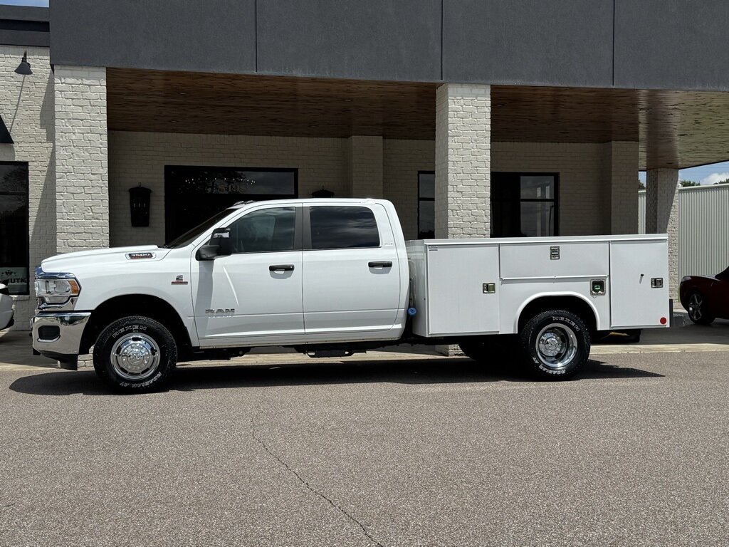 2024 RAM 3500 SLT - Photo 6 - Martin, TN 38237