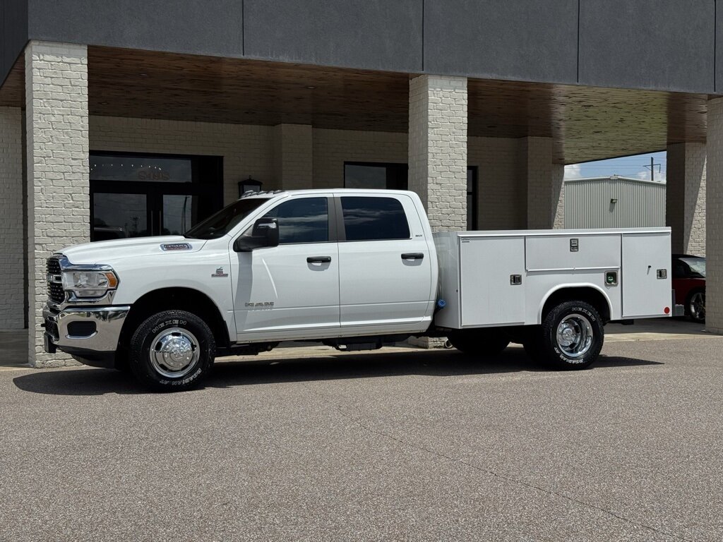 2024 RAM 3500 SLT - Photo 5 - Martin, TN 38237