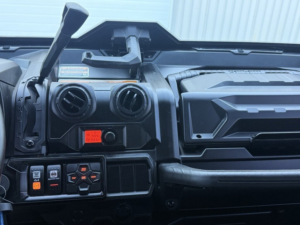 2025 CAN-AM DEFENDER MAX HD10 LIMITED   - Photo 13 - Martin, TN 38237