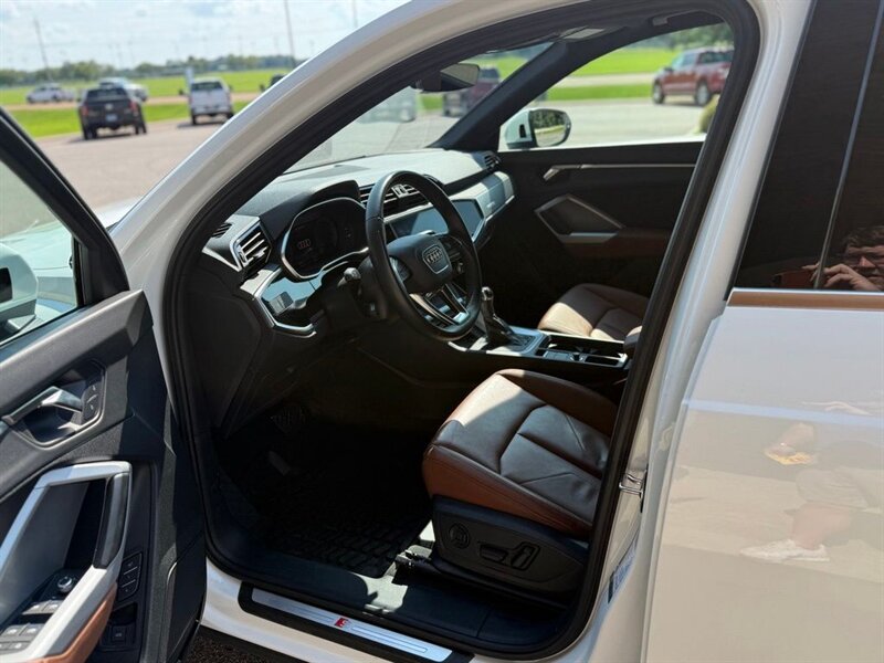 2023 Audi Q3 Premium Plus S Line quattro   - Photo 2 - Martin, TN 38237