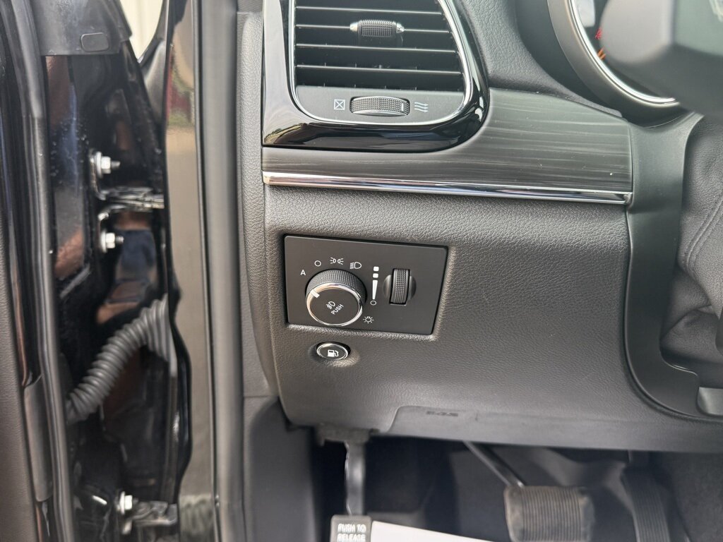 2021 Jeep Grand Cherokee 80th Anniversary Edition   - Photo 23 - Martin, TN 38237