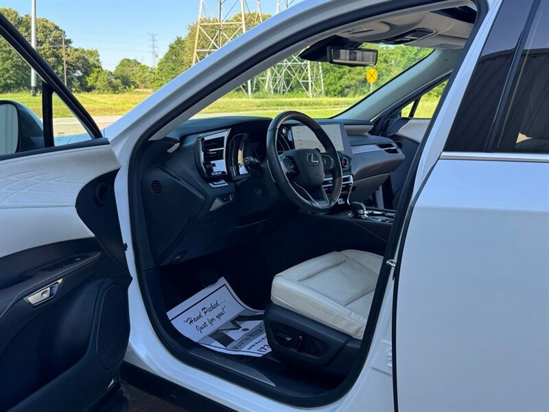 2023 Lexus RX 350 350 Luxury   - Photo 2 - Martin, TN 38237