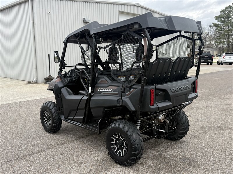 2021 Honda Pioneer 700-4 Deluxe   - Photo 3 - Martin, TN 38237