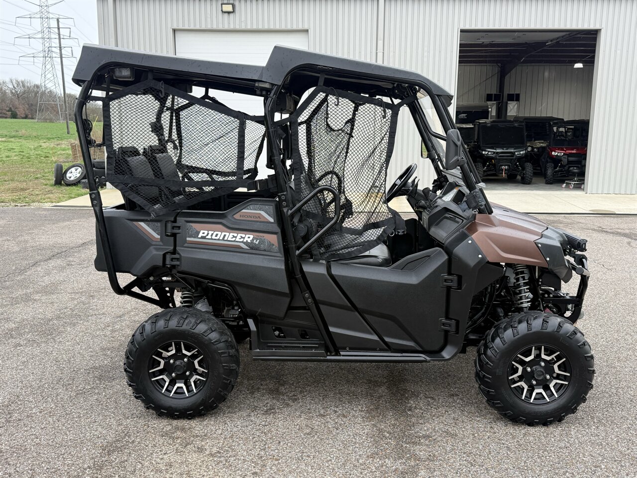 2021 Honda Pioneer 700-4 Deluxe   - Photo 6 - Martin, TN 38237