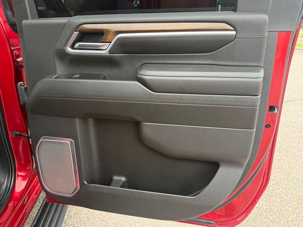 2025 Chevrolet Silverado 3500 High Country - Photo 41 - Martin, TN 38237