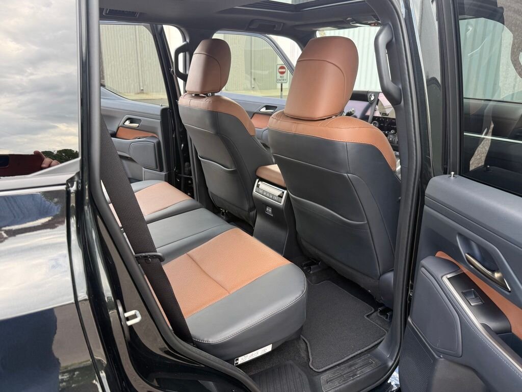 2025 Lexus GX 550 Premium - Photo 36 - Martin, TN 38237