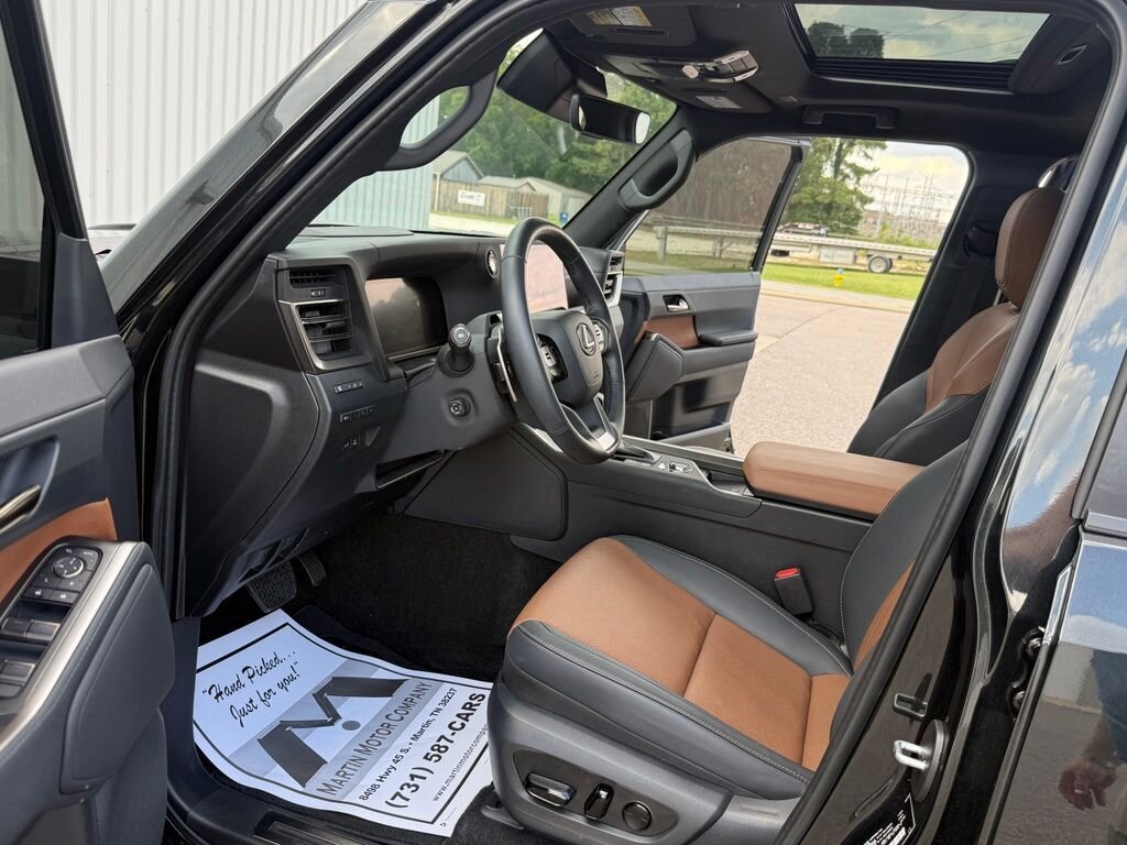 2025 Lexus GX 550 Premium - Photo 19 - Martin, TN 38237