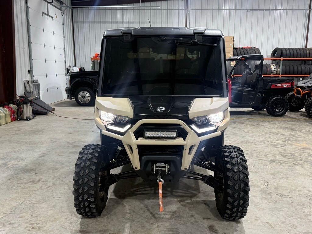 2024 Can-Am Defender MAX LIMITED   - Photo 10 - Martin, TN 38237