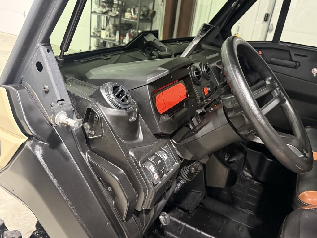 2024 Can-Am Defender MAX LIMITED   - Photo 29 - Martin, TN 38237