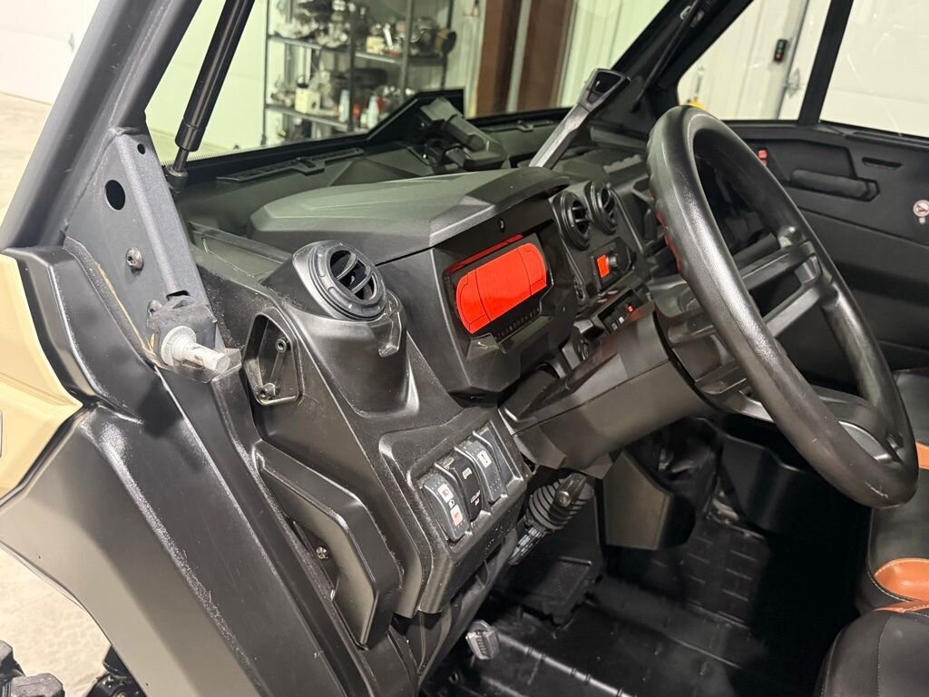 2024 Can-Am Defender MAX LIMITED   - Photo 13 - Martin, TN 38237