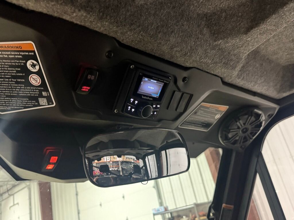 2024 Can-Am Defender MAX LIMITED   - Photo 14 - Martin, TN 38237