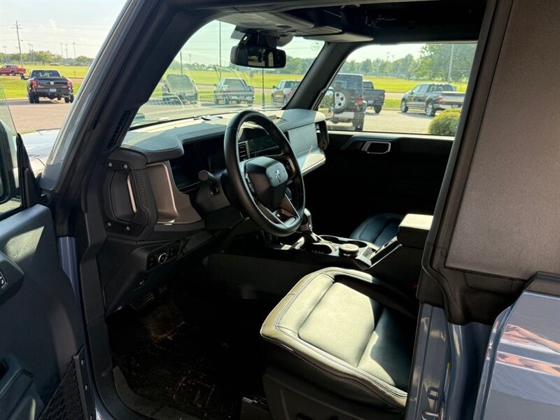2025 Ford Bronco Outer Banks - Photo 2 - Martin, TN 38237