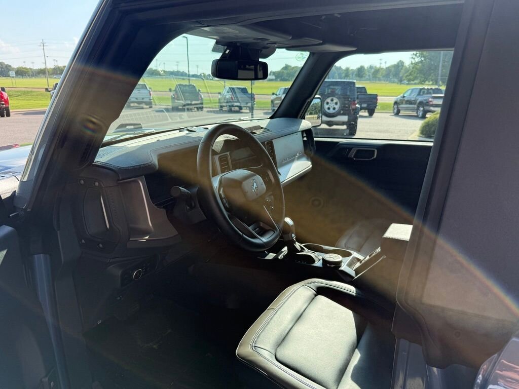 2025 Ford Bronco Outer Banks - Photo 8 - Martin, TN 38237