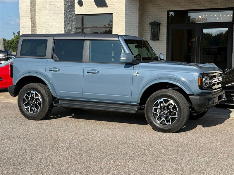 2025 Ford Bronco Outer Banks - Photo 3 - Martin, TN 38237