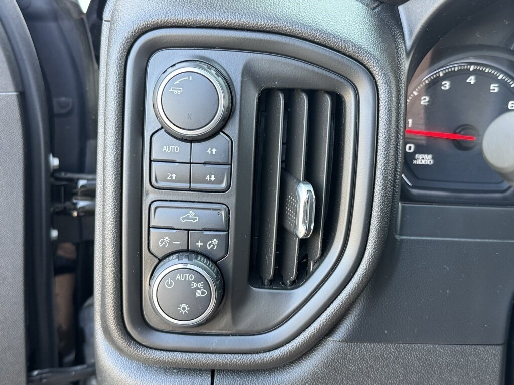 2021 Chevrolet Silverado 1500 Custom Trail Boss - Photo 32 - Martin, TN 38237