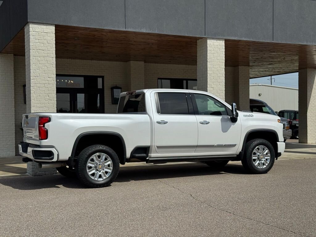 2024 Chevrolet Silverado 2500HD High Country   - Photo 15 - Martin, TN 38237