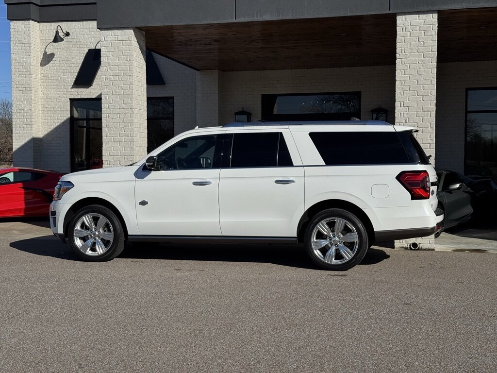 2023 Ford Expedition MAX King Ranch   - Photo 8 - Martin, TN 38237