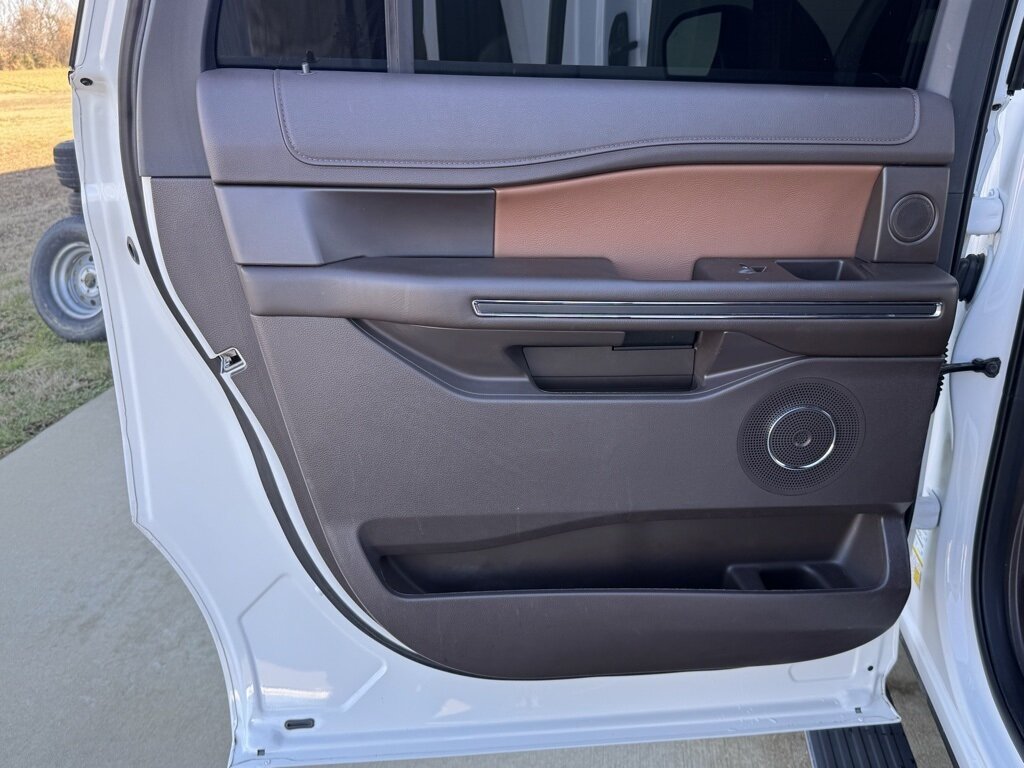 2023 Ford Expedition MAX King Ranch   - Photo 40 - Martin, TN 38237