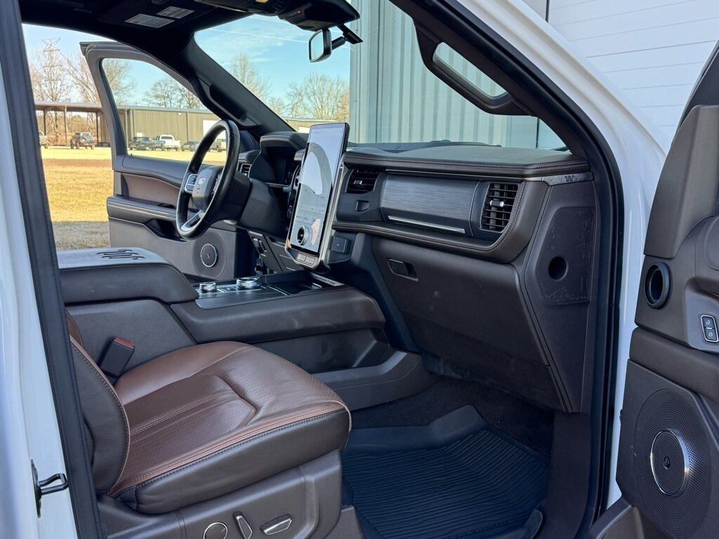 2023 Ford Expedition MAX King Ranch   - Photo 48 - Martin, TN 38237