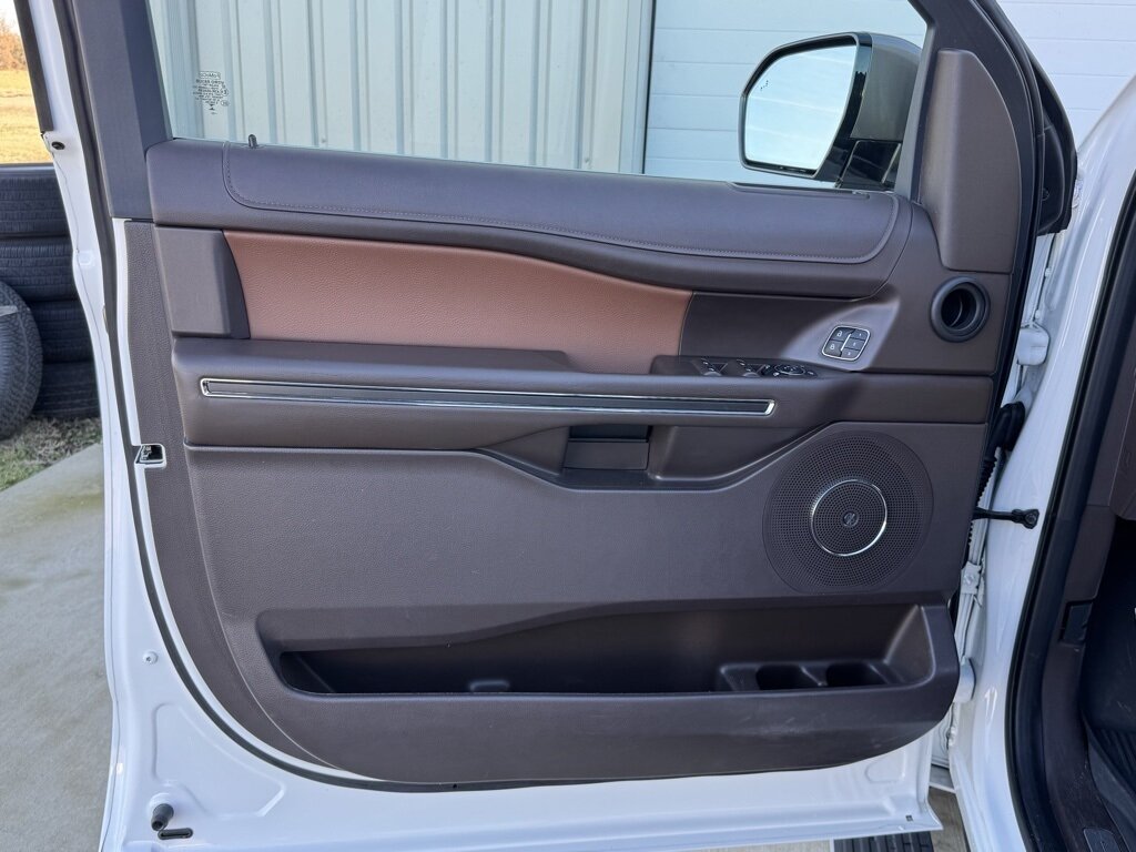 2023 Ford Expedition MAX King Ranch   - Photo 37 - Martin, TN 38237