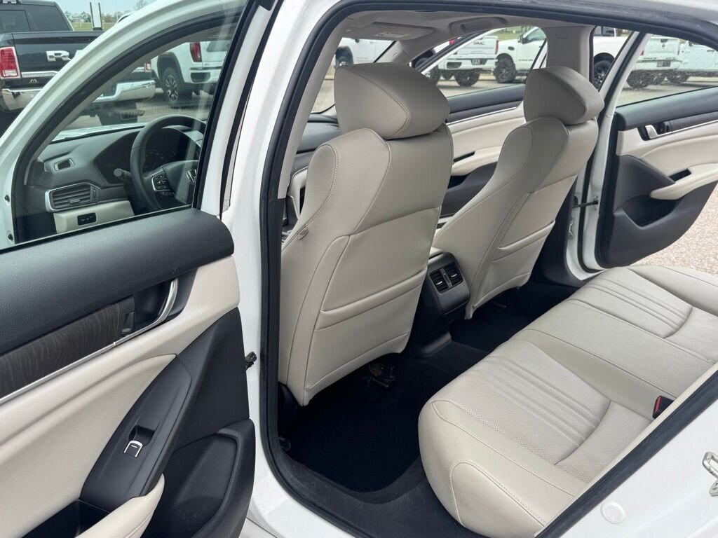 2019 Honda Accord EX-L   - Photo 37 - Martin, TN 38237